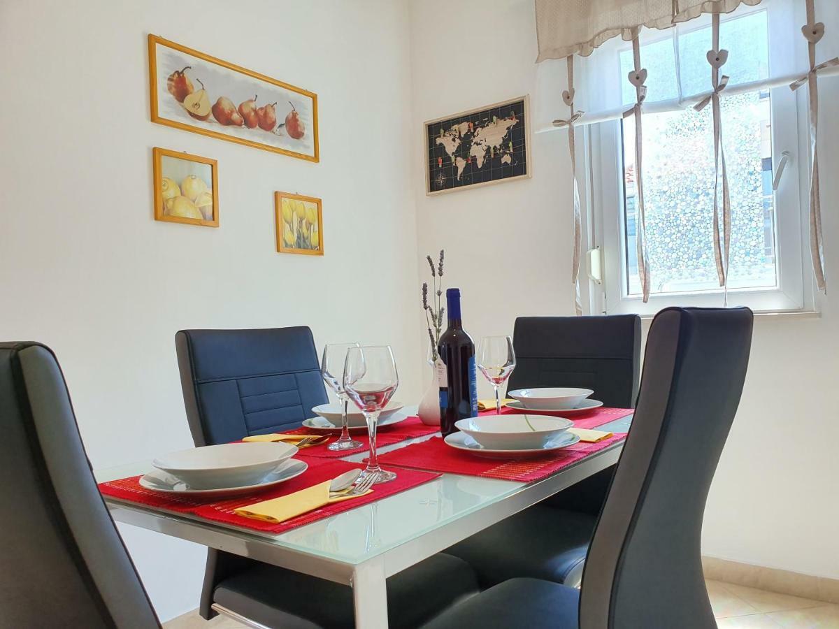 Apartment Tihana Trogir Eksteriør billede
