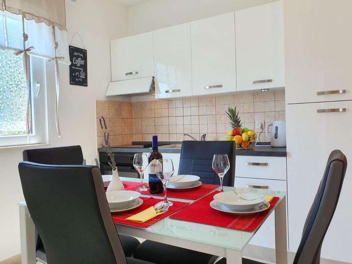 Apartment Tihana Trogir Eksteriør billede
