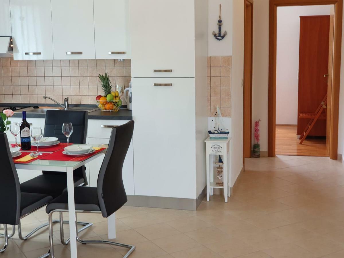 Apartment Tihana Trogir Eksteriør billede