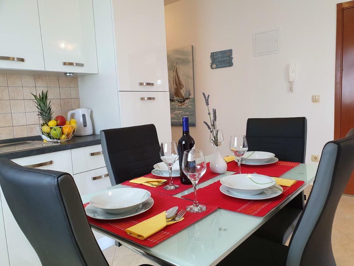 Apartment Tihana Trogir Eksteriør billede