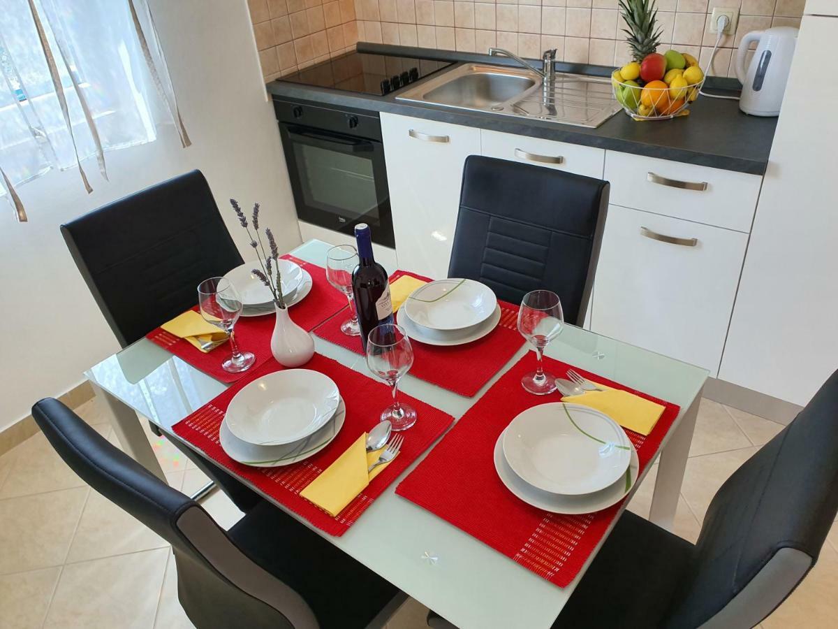 Apartment Tihana Trogir Eksteriør billede