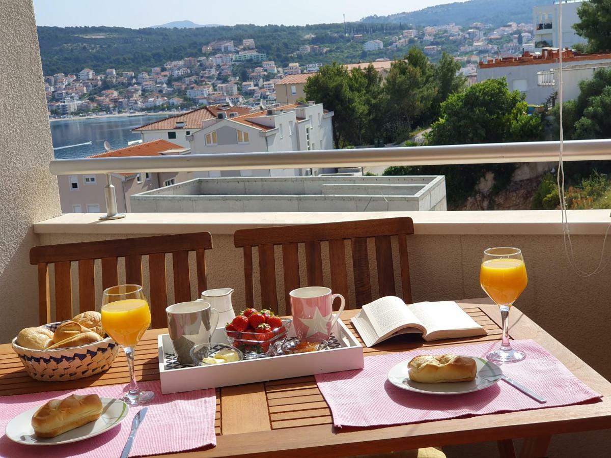 Apartment Tihana Trogir Eksteriør billede