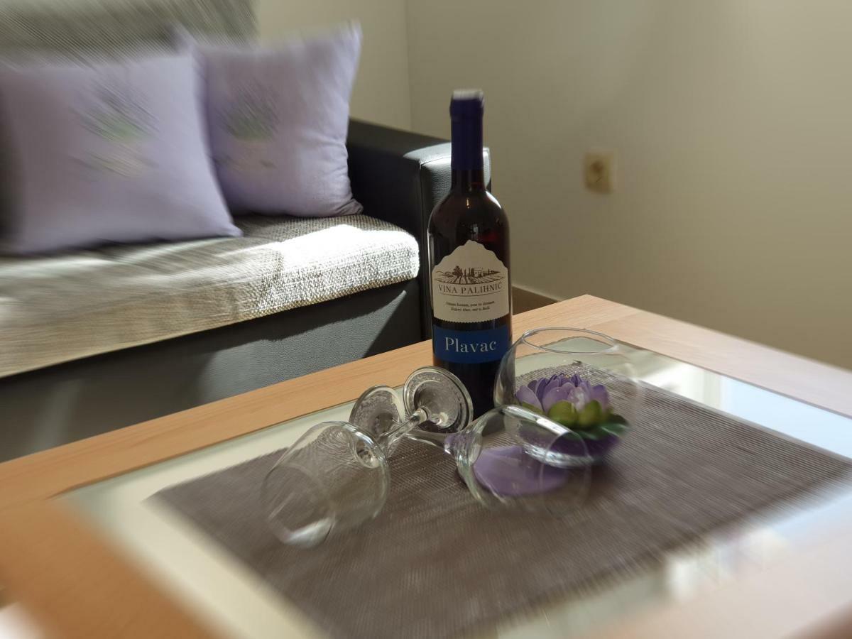 Apartment Tihana Trogir Eksteriør billede